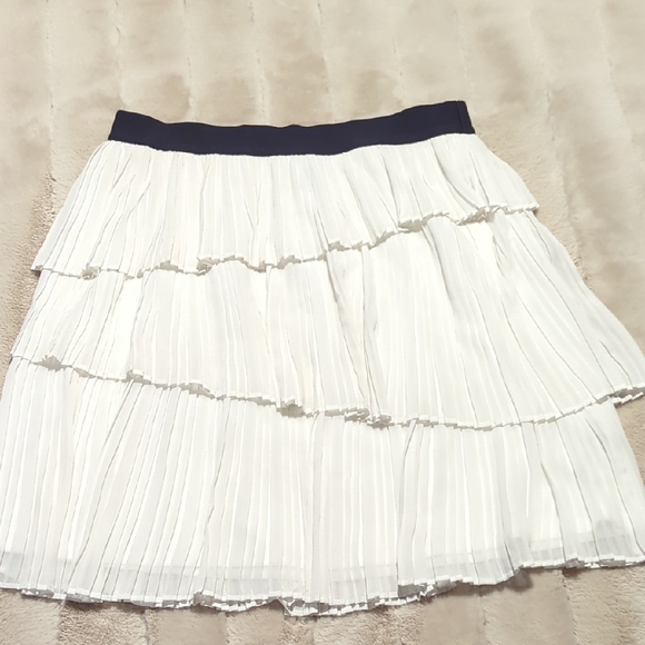 Worthington Dresses & Skirts - Worthington White Tiered Mini Skirt